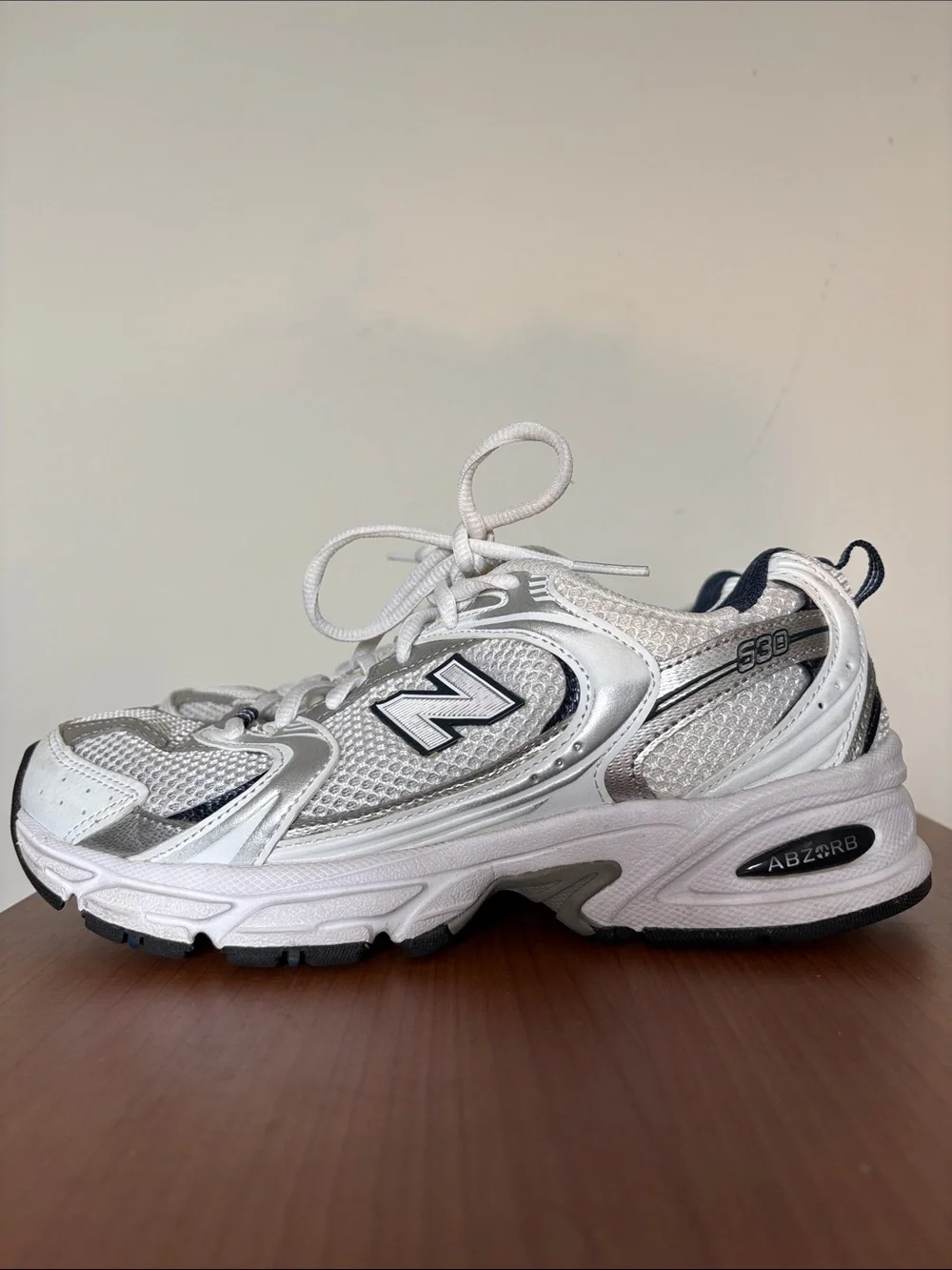 New Balance 530 White and Navy Sneakers US women's shoe size 7